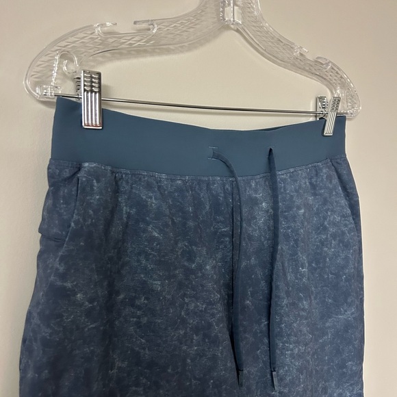 Lululemon T.H.E Short Linerless - Picture 2 of 5